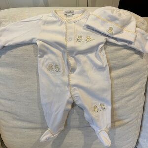 Kissy kissy NB onsie and hat